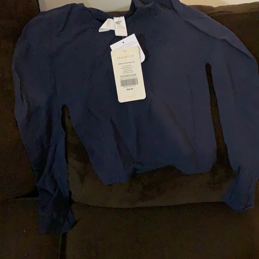 Fabletics never worn crop workout top. Size M